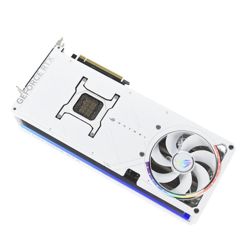 ASUS ROG Astral - -RTX5090-O32G-WHITE NVIDIA GeForce RTX 5090 32 Go GDDR7 · Cartes graphiques · Informat Systems Strasbourg (image 10)
